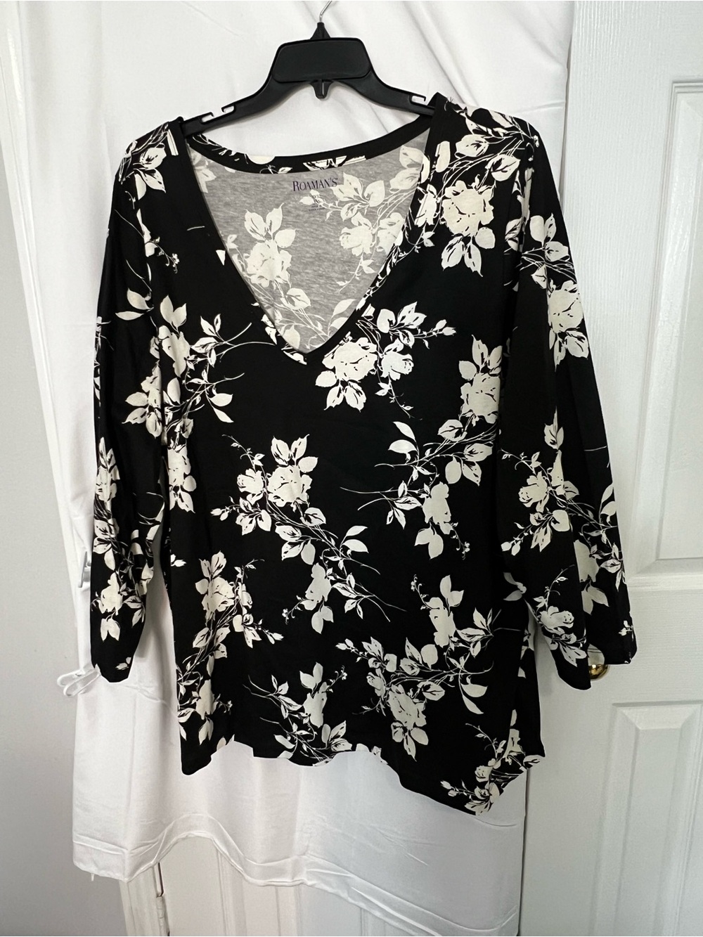 Roaman's Black & White Floral V-Neck Long Sleeve Tee